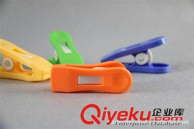 廠家直銷 S232全塑強(qiáng)力衣夾12莊——晾曬用品新選擇，來自汕頭國(guó)平鴻盛塑料制品廠